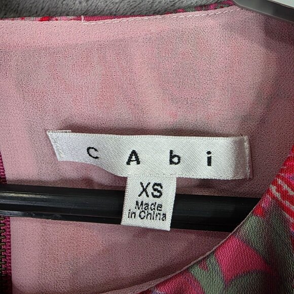 Womens CAbi Jubilee Hot Pink Paisley Print Sleeveless Blouse Zipper Back Size XS - Picture 2 of 9